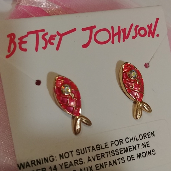 NEW Betsey Johnson Fish Earrings w. Bonus - Picture 3 of 4